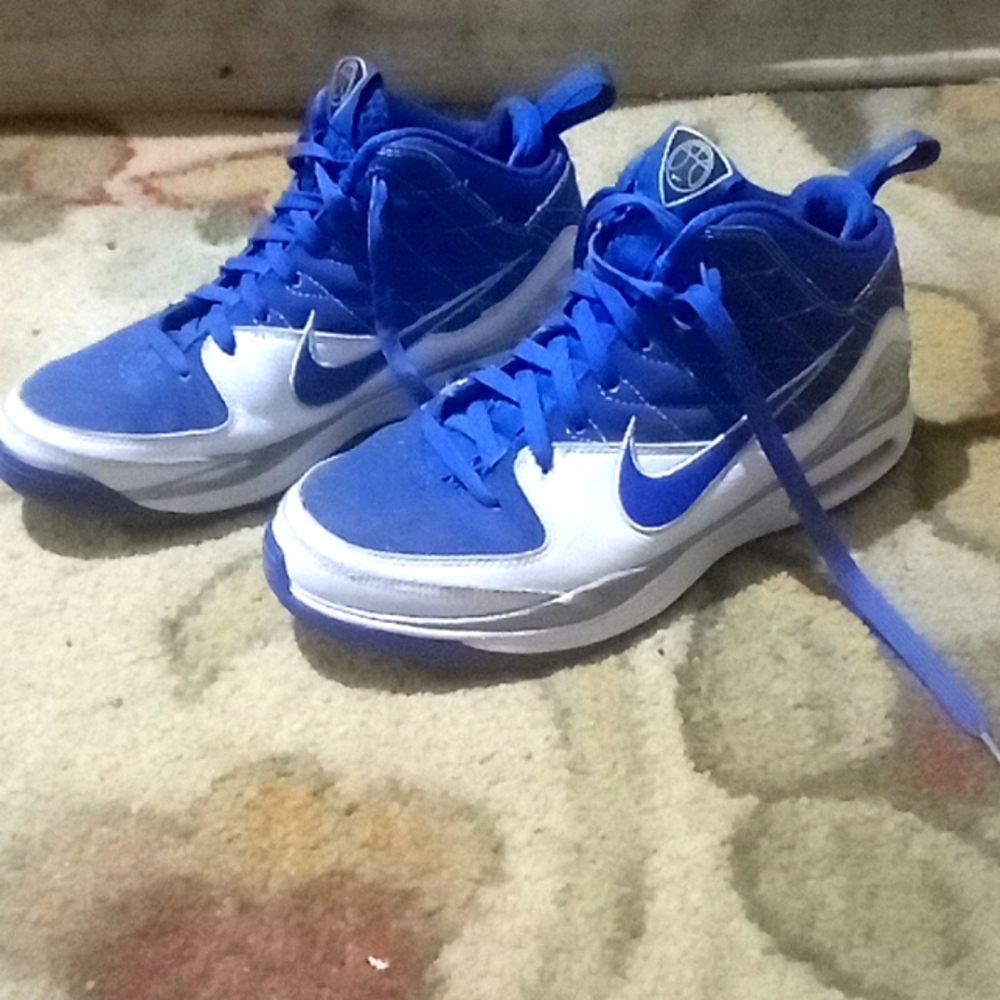 Nike Tennis Shoes